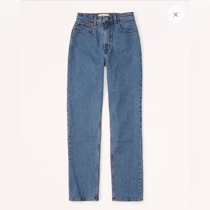 Abercrombie Curve Love 90s Straight Leg Jean in Dark Marble